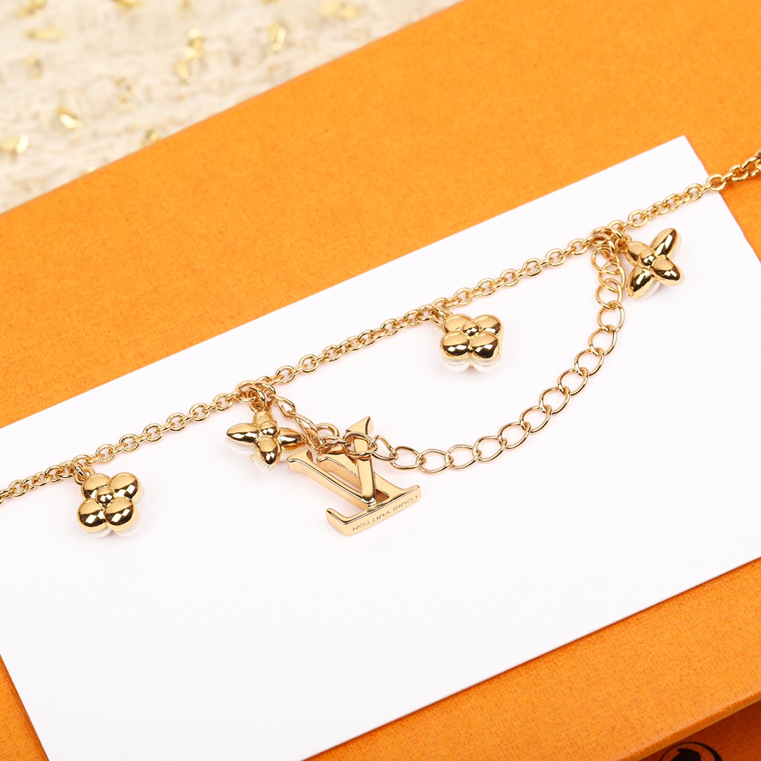 Louis Vuitton four leaf clover pearl bracelet