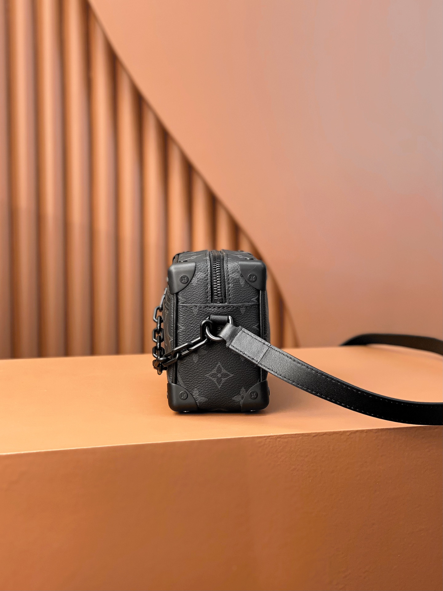 Louis Vuitton MINI SOFT TRUNK CHAIN ​​BAG M44735