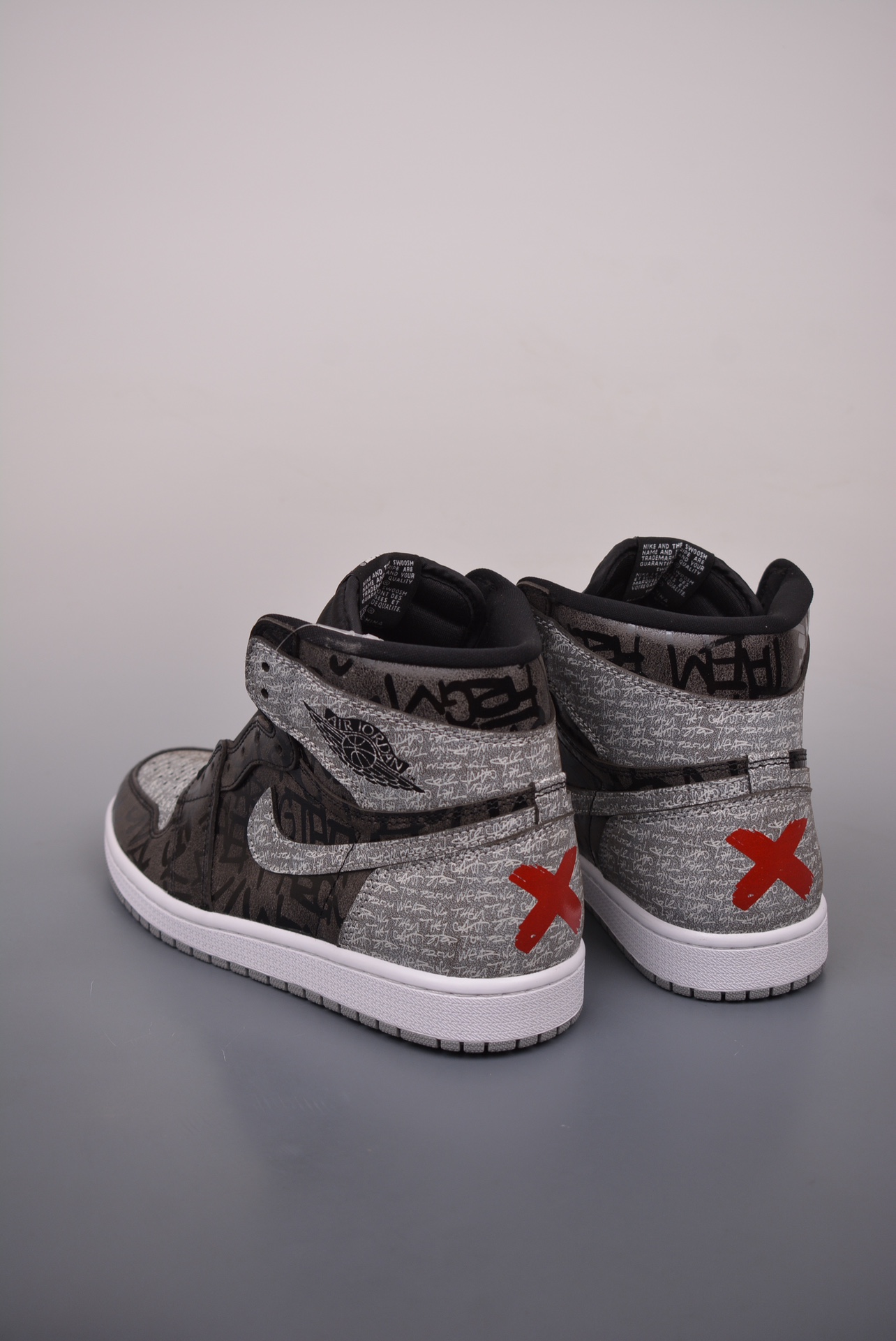 Air Jordan 1 Retro High OGRebellionaire 555088-036