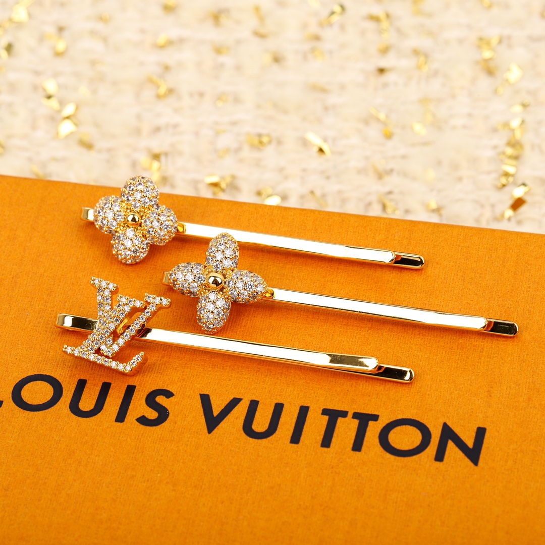 Louis Vuitton Three-piece hair clip set