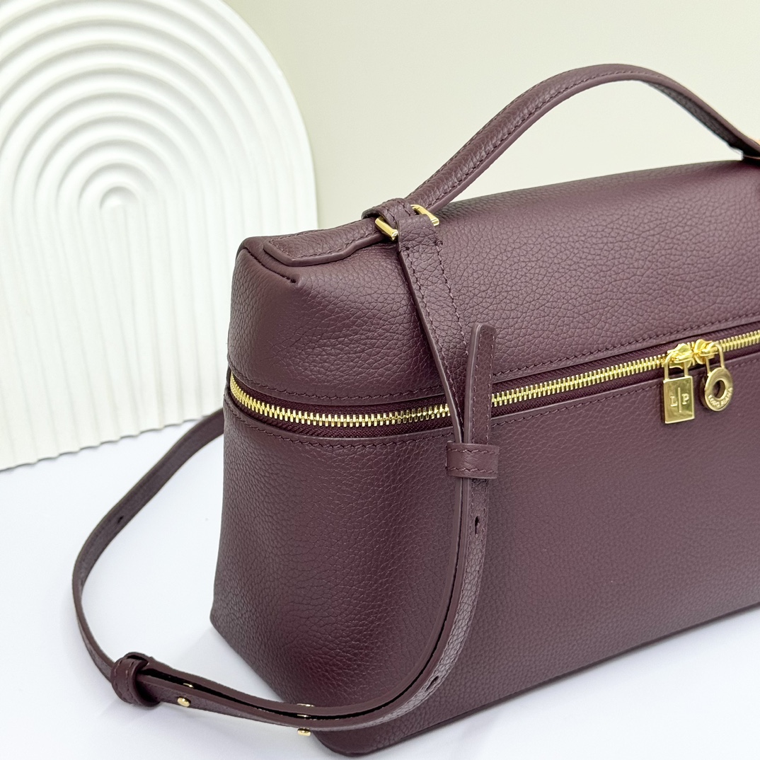 Loro Piana Extra poet L27 Clutch FAI8511