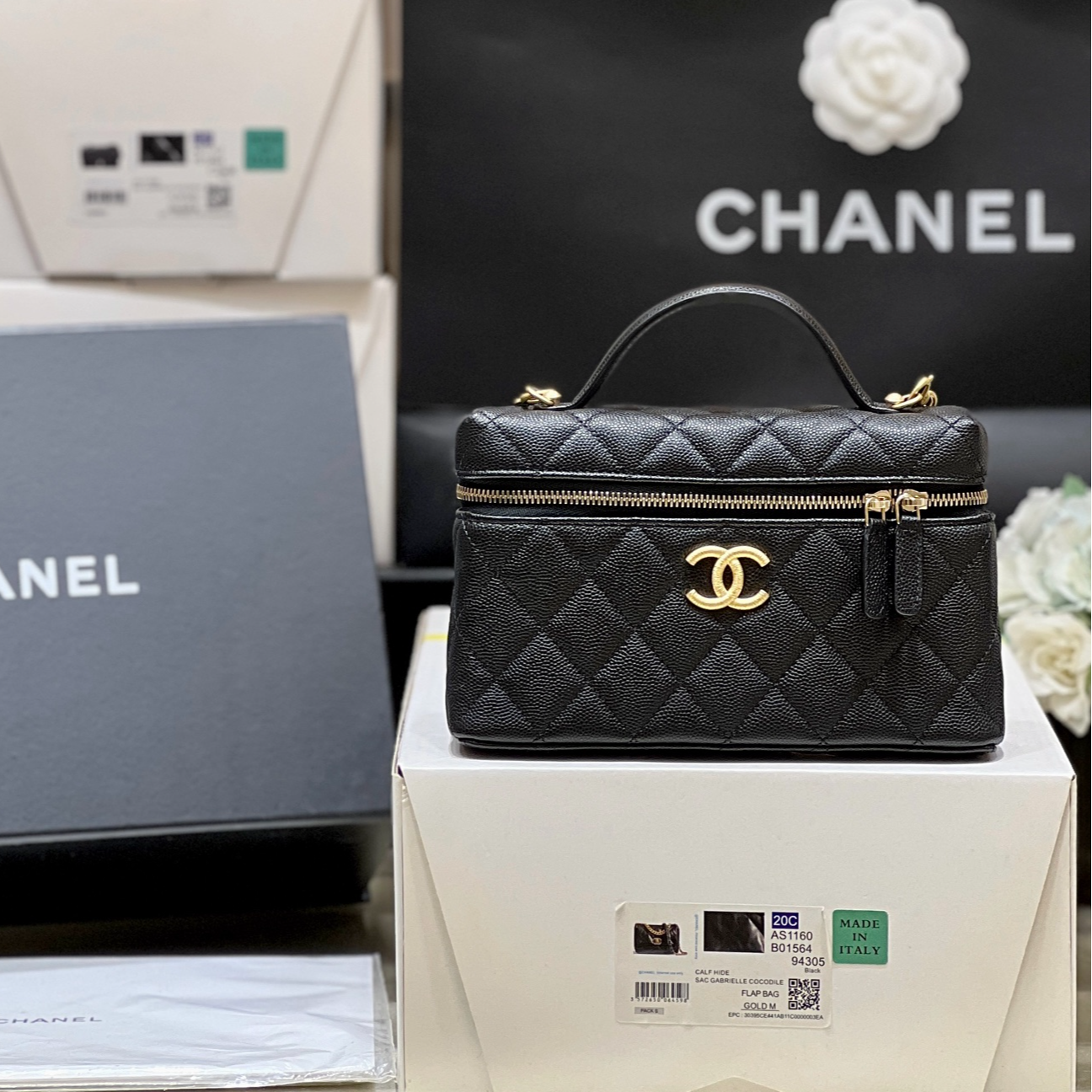 Chanel 25P Spring/Summer Preview Series LP Chain Bag AP4483
