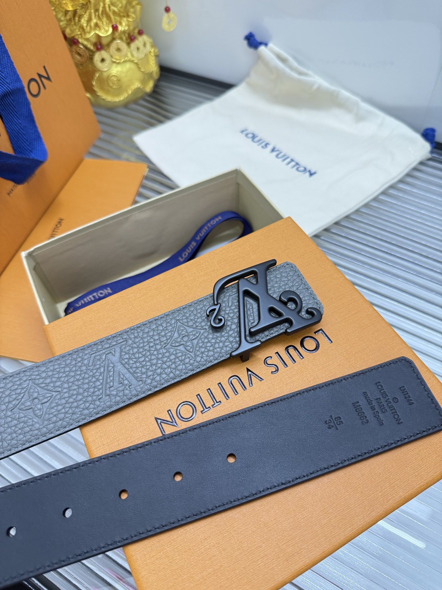 Louis Vuitton Litchi Pattern Men's Double-Sided Belt 4CM Width