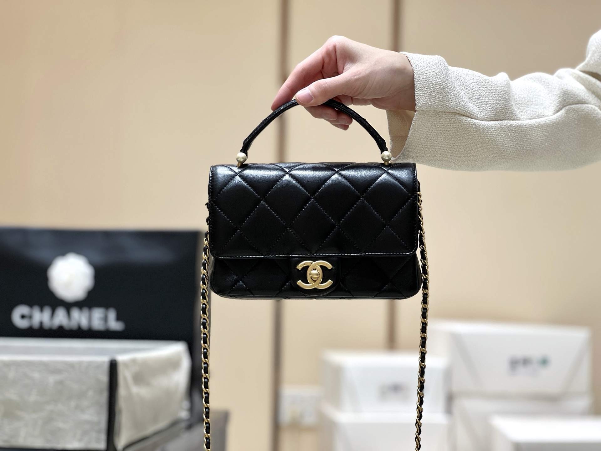 Chanel 25P Spring/Summer Preview Series Global Limited Pearl Handle Bag AS5399 00138