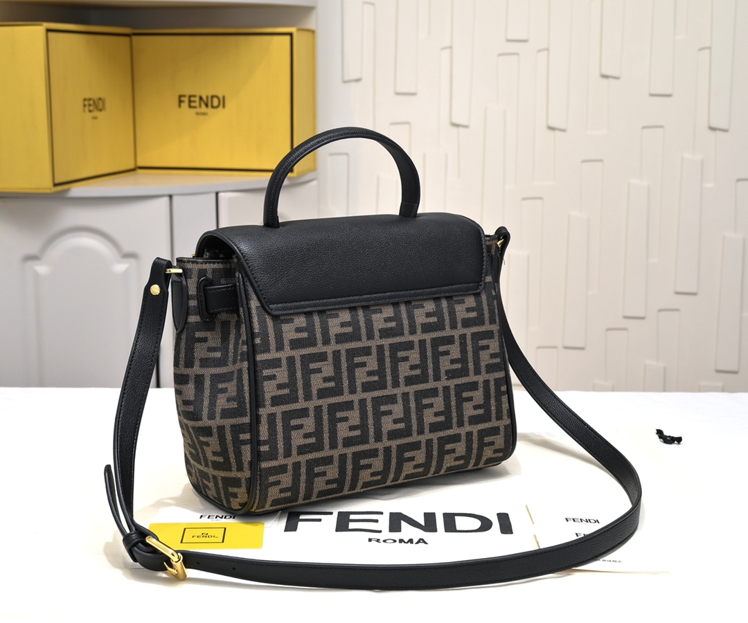 FENDI By co-branded La Medusa handbag 2183