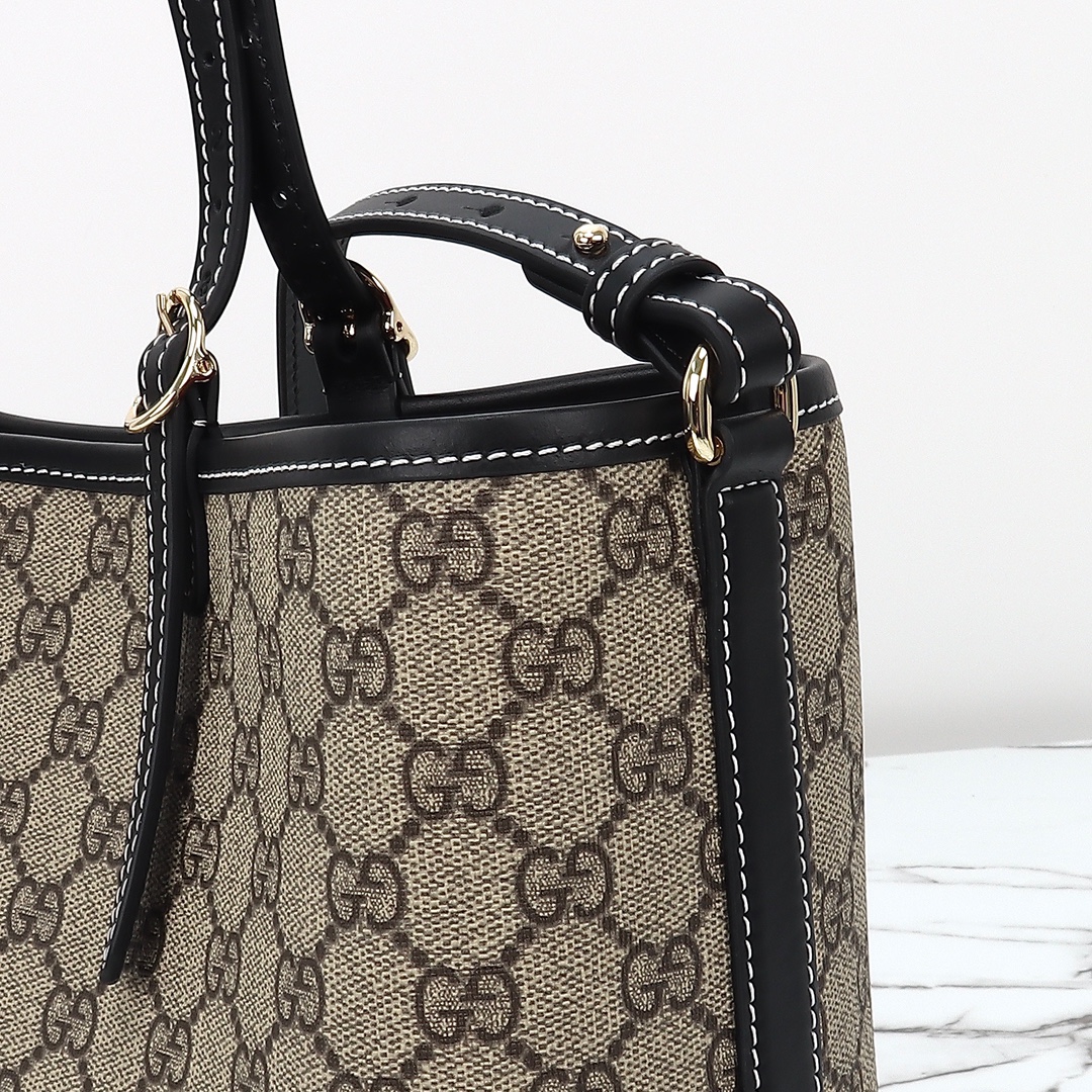 Gucci GG Emblem large tote bag ‎815214 FAD6L 9741