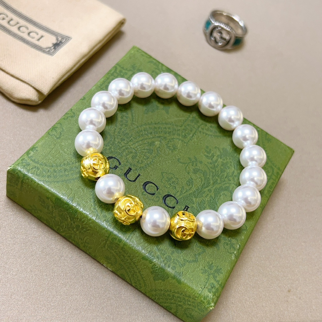 Gucci Pearl Bracelet