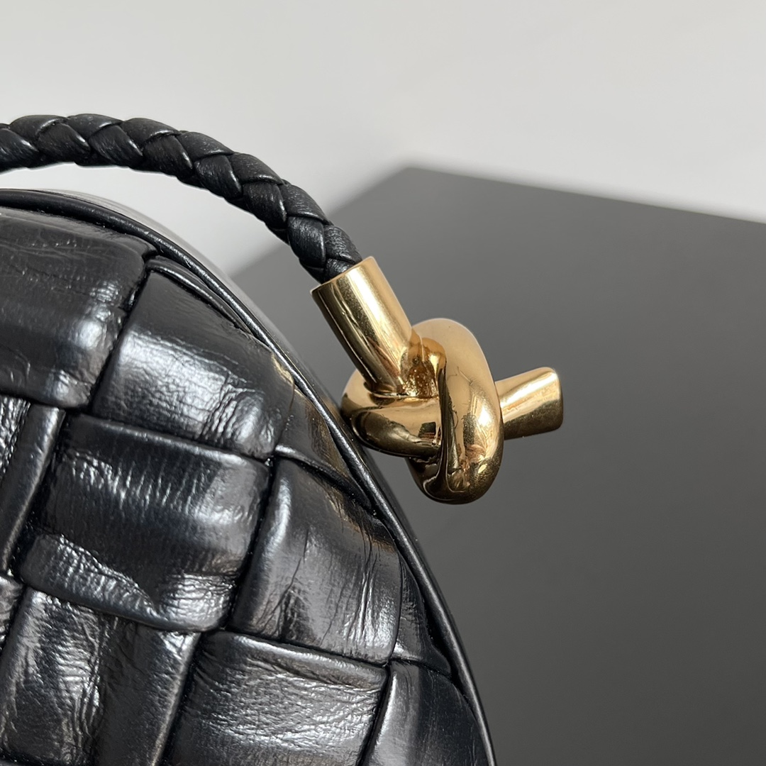 Bottega Veneta Knot woven evening bag 717623