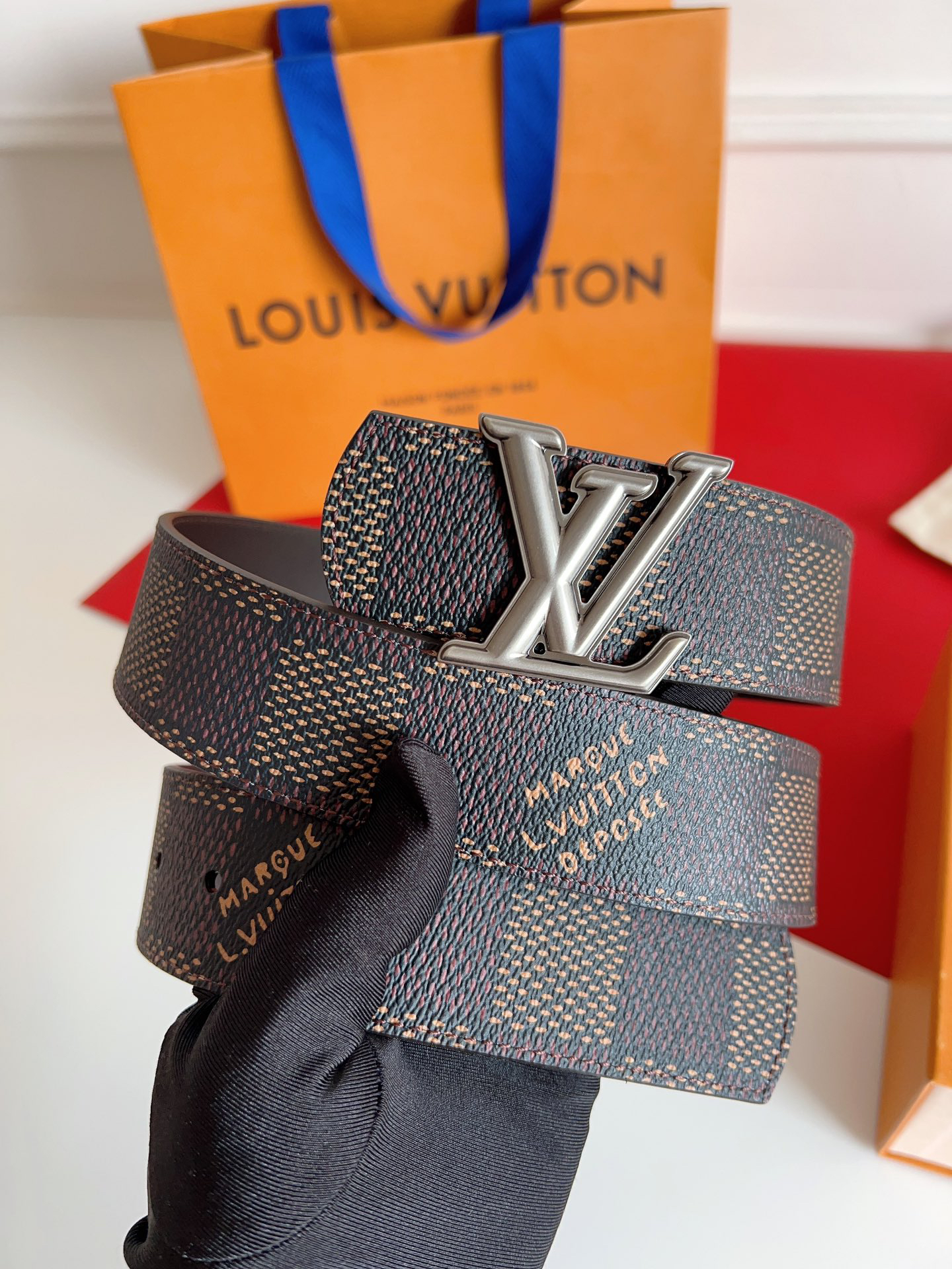 Louis Vuitton classic monogram leather belt 4CM wide