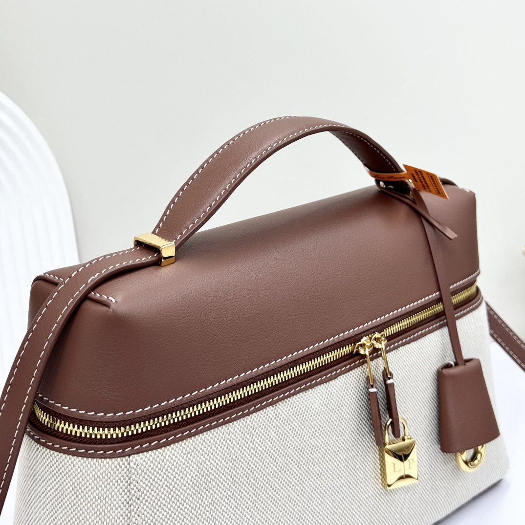 Loro Piana Extra Bag L27 Crossbody Bag FAO4759