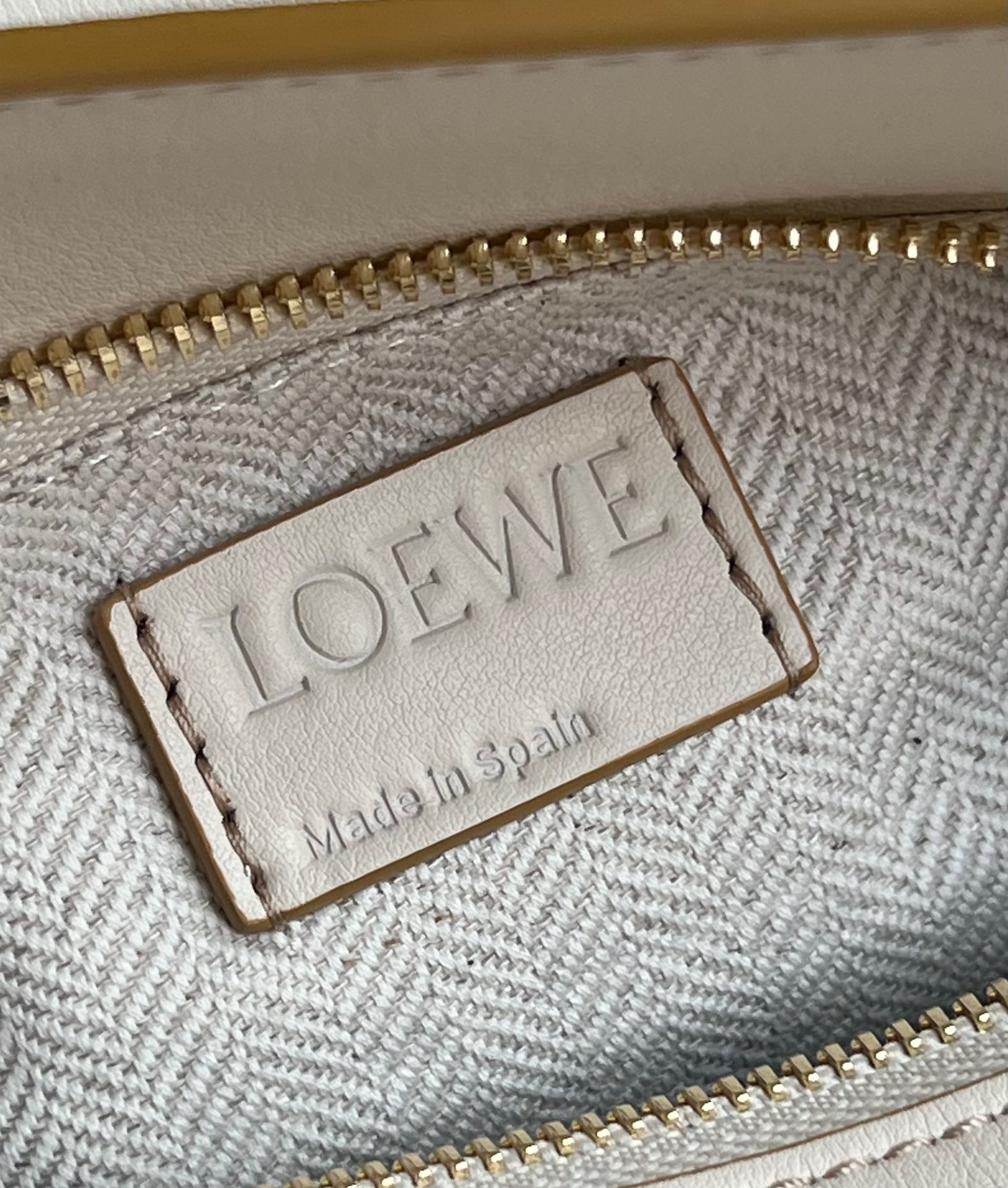 Loewe suede colorblocked zzle bag 0681