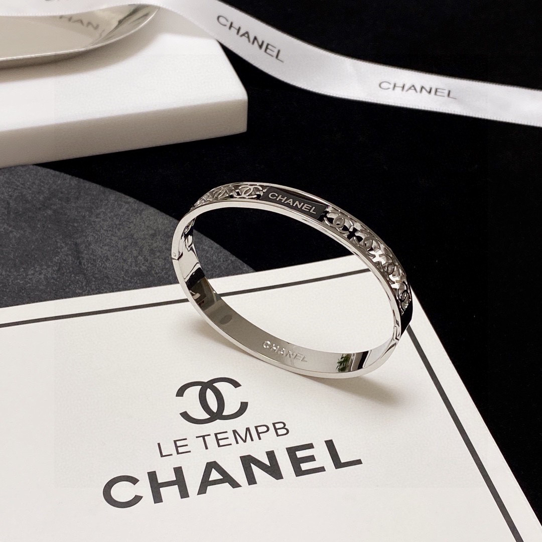 Chanel hollow bracelet