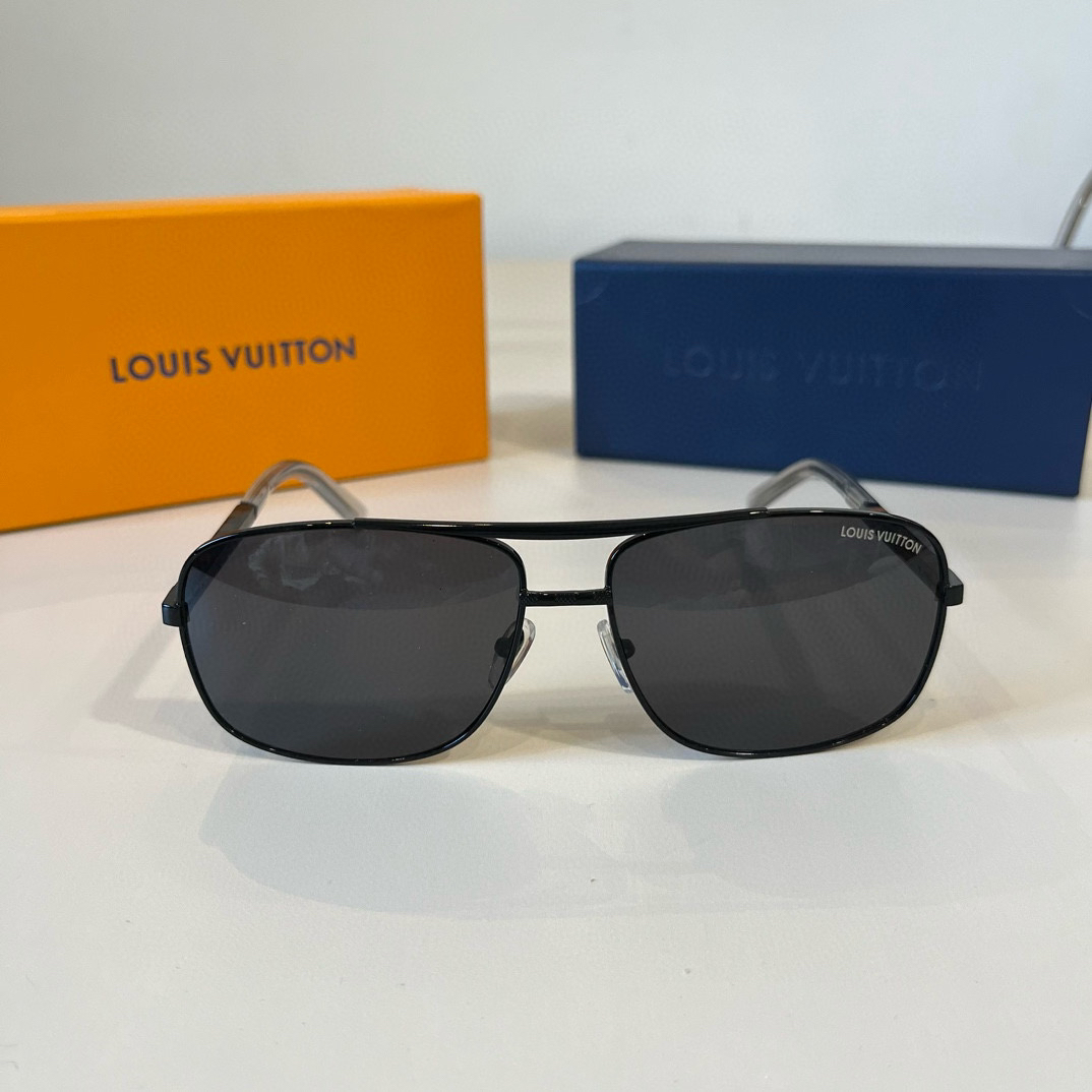 Louis Vuitton Round Frame Sunglasses