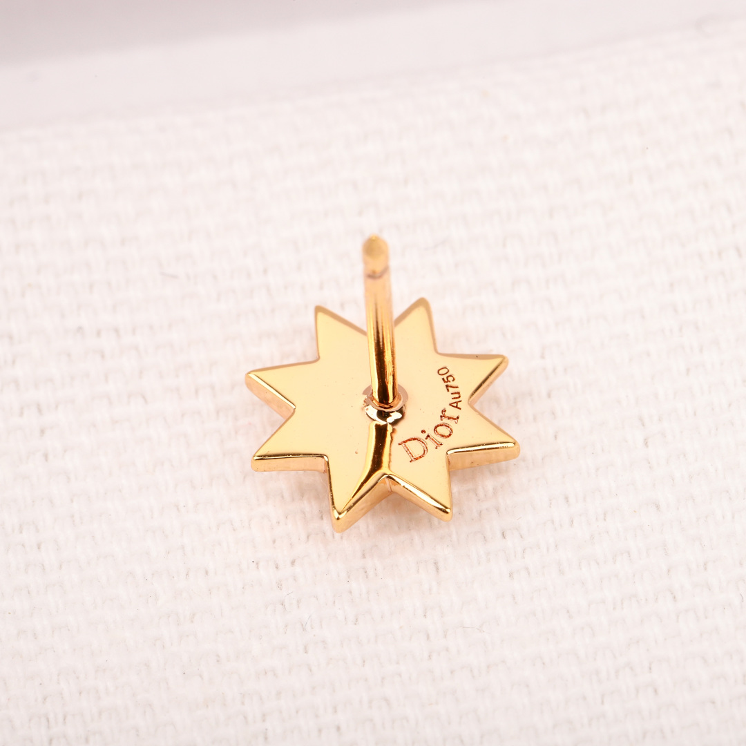 Dior eight-pointed star earrings