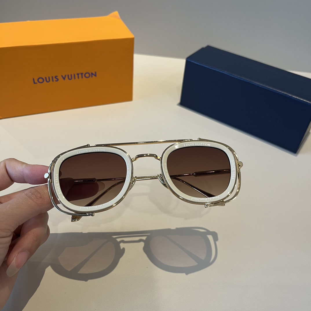 Louis Vuitton round-frame sunglasses