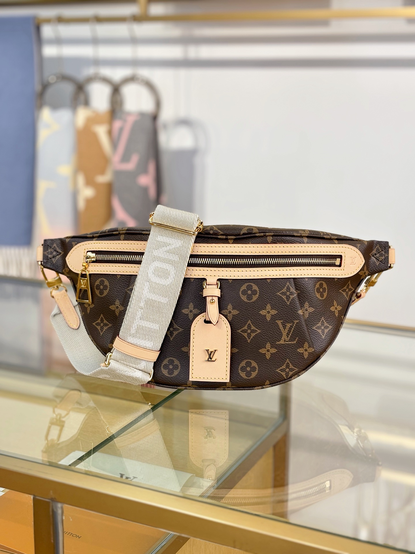 Louis Vuitton HIGH RISE waist bag M46784