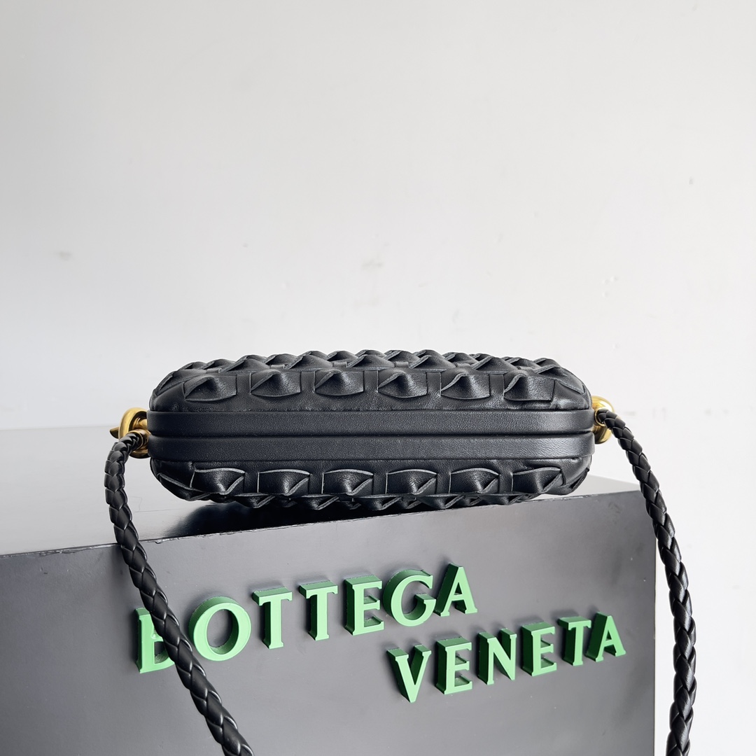 Bottega Veneta Knot woven evening bag 717623