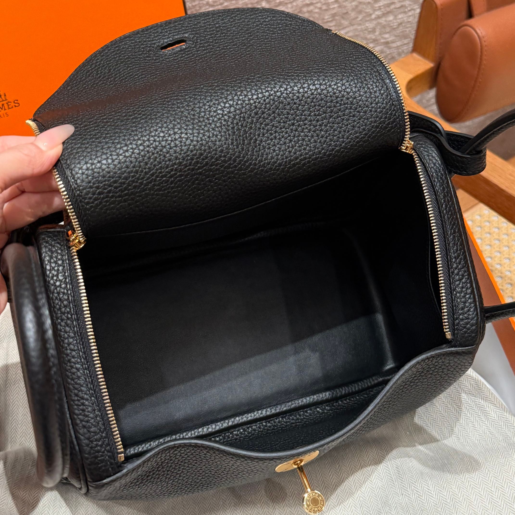 Hermès Lindy 89noir Handbag (Handmade to order)
