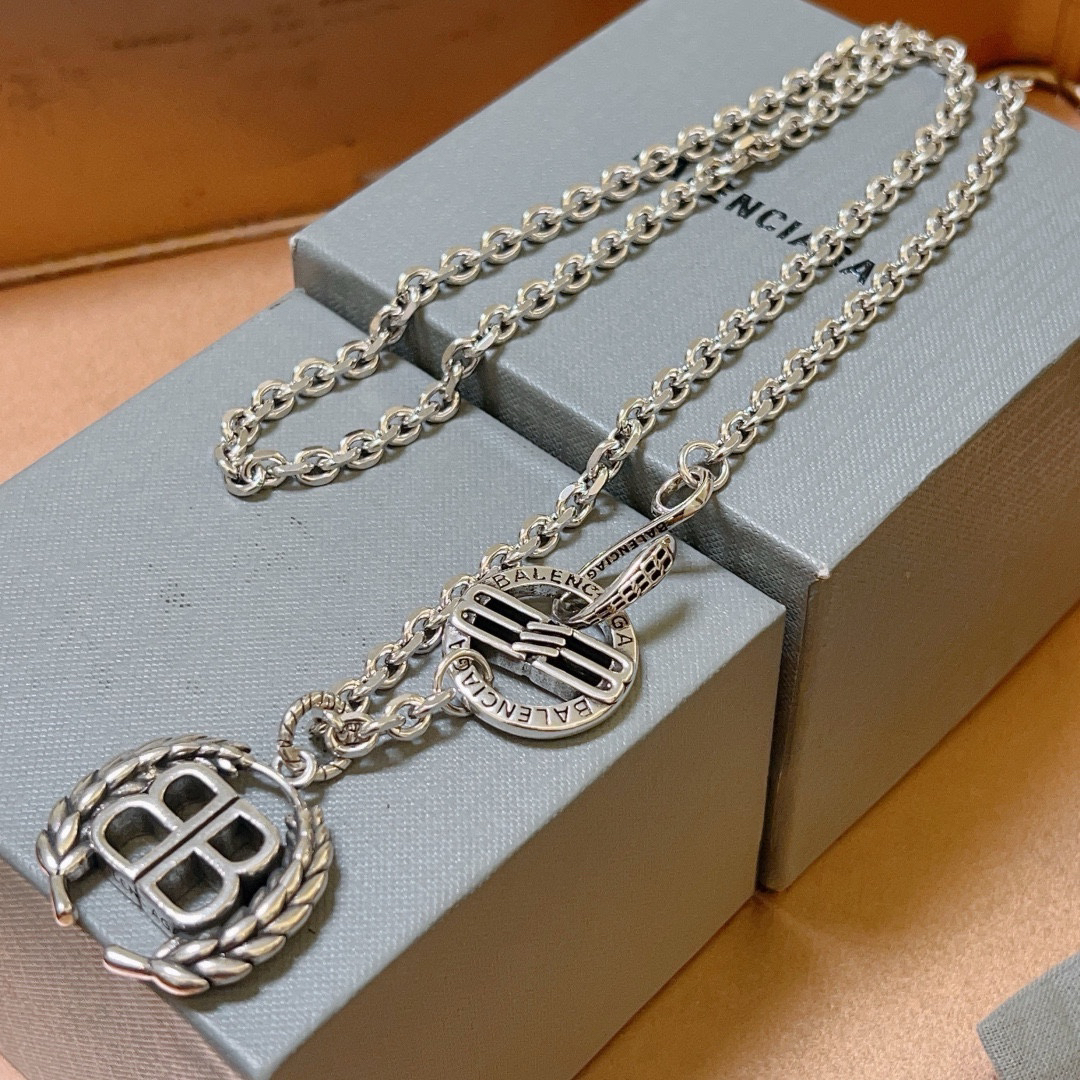Balenciaga BB chain vintage necklace