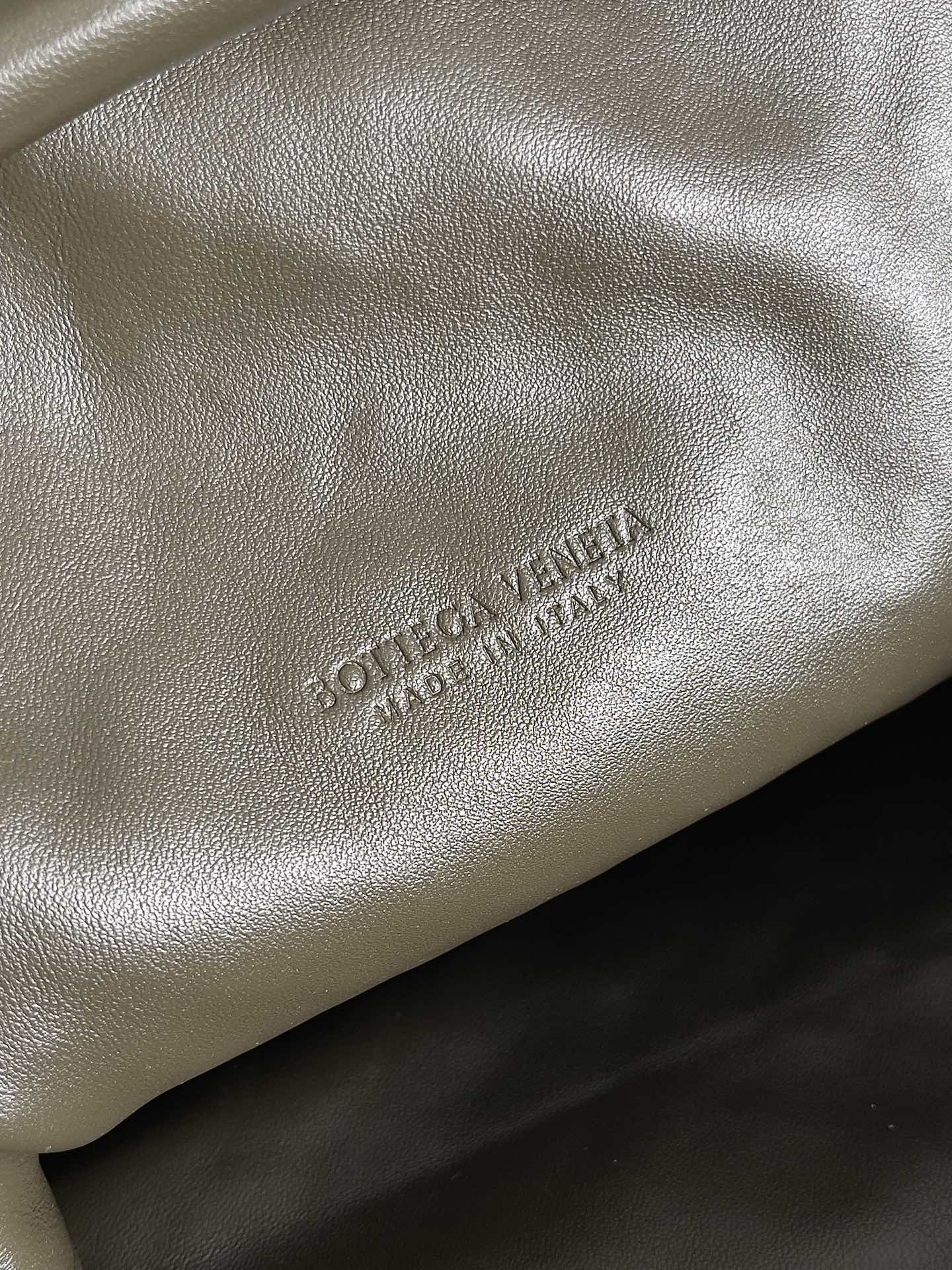 Bottega Veneta LAUREN CLUTCH chain clutch bag 785807