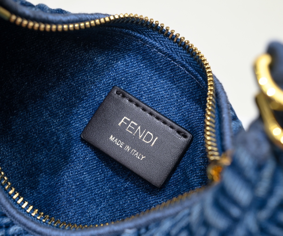 FENDI praphy underarm bag 1009