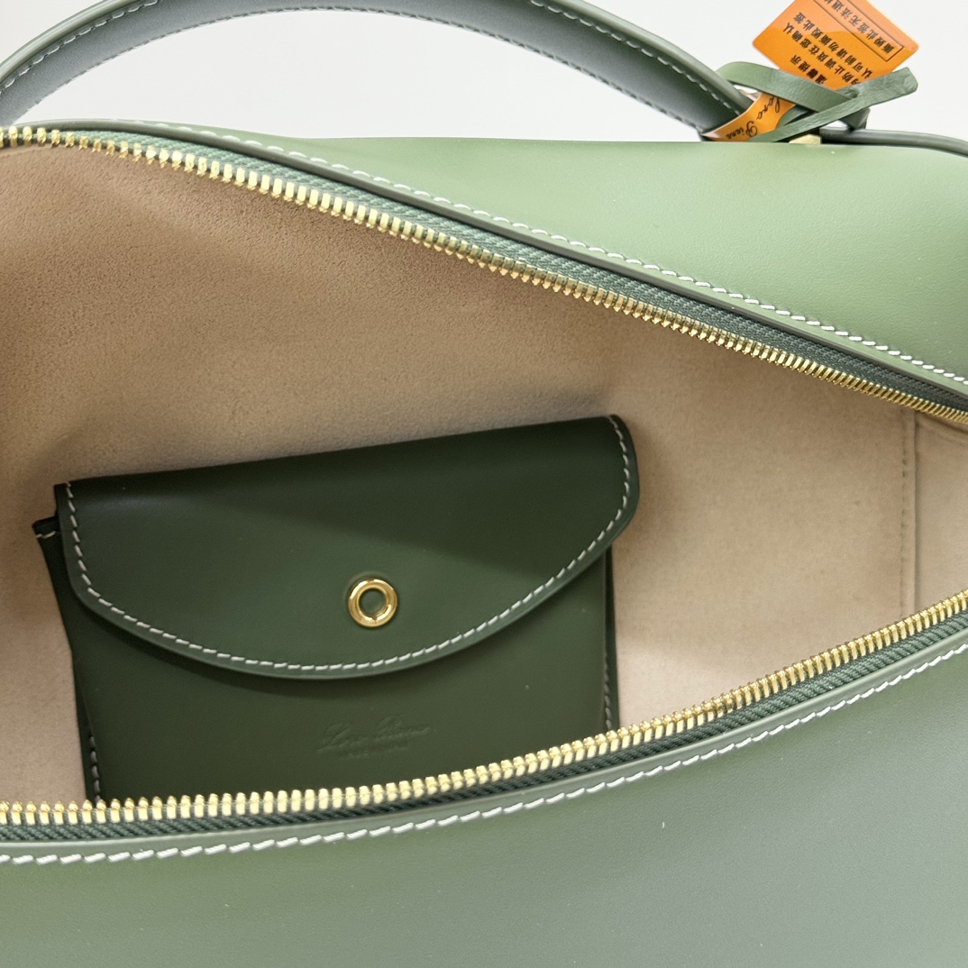 Loro Piana Extra Bag L27 Crossbody Bag FAO4759