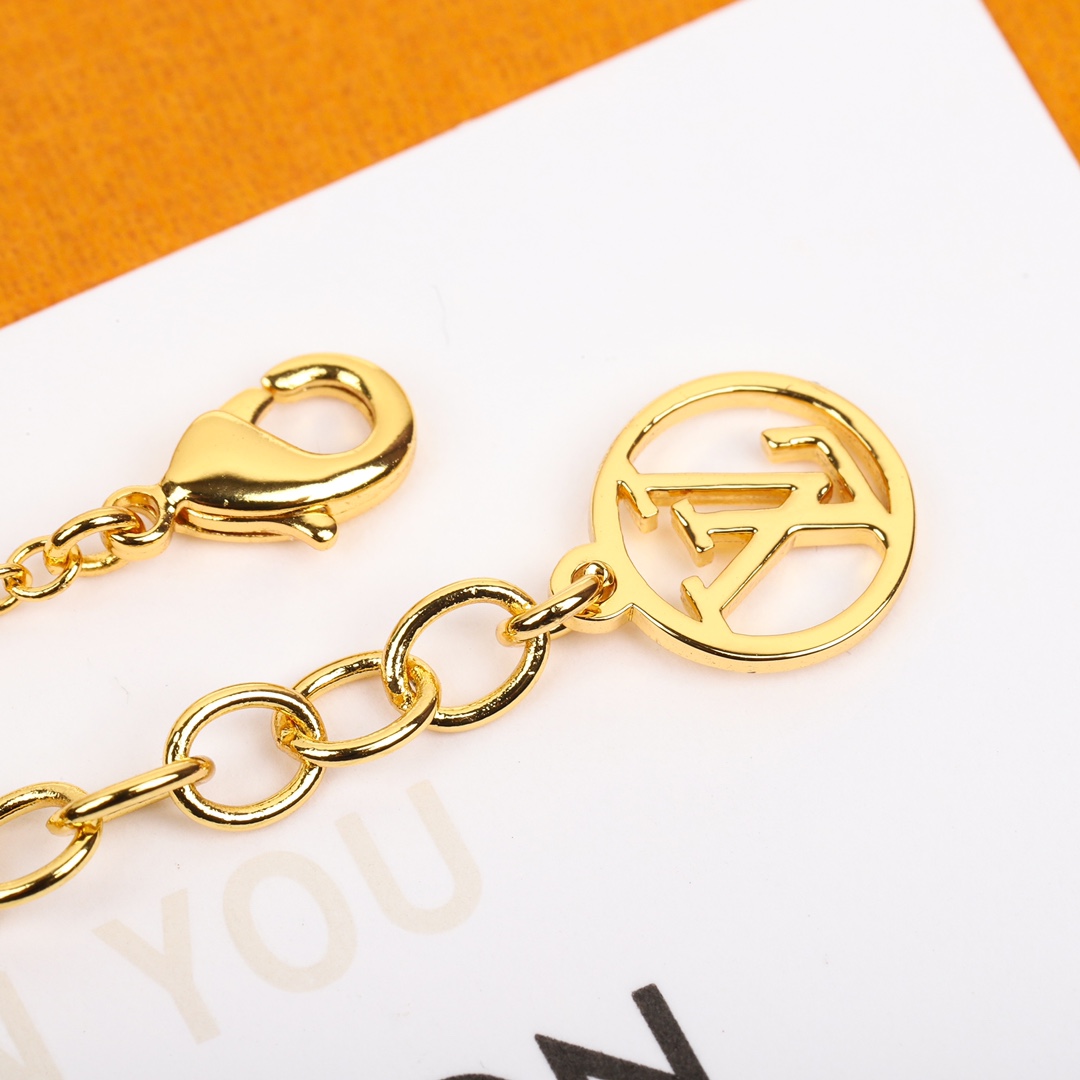 Louis Vuitton Pink Diamond Four-Leaf Clover Bracelet
