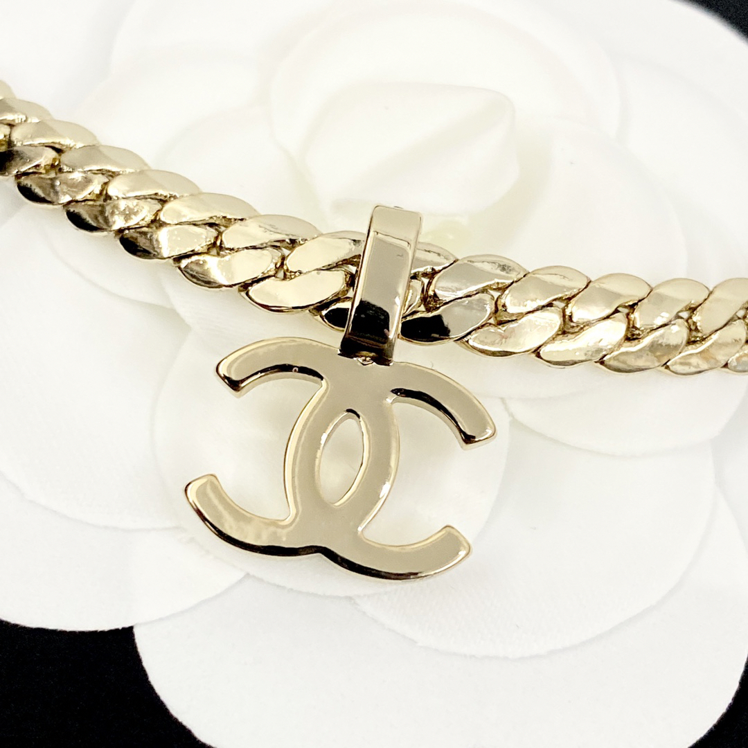 CHAN 24 snake bone double c necklace