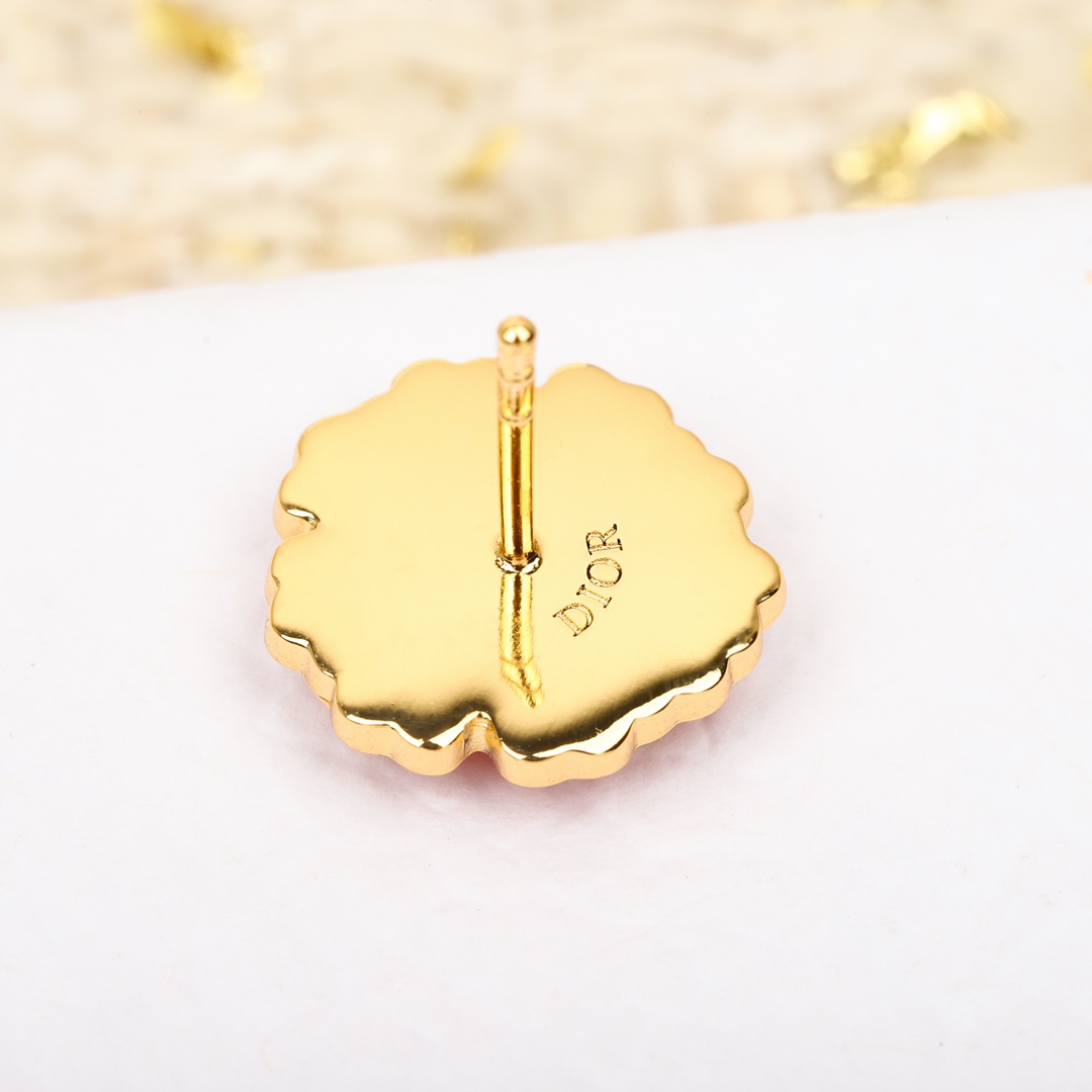 Dior three-piece earrings