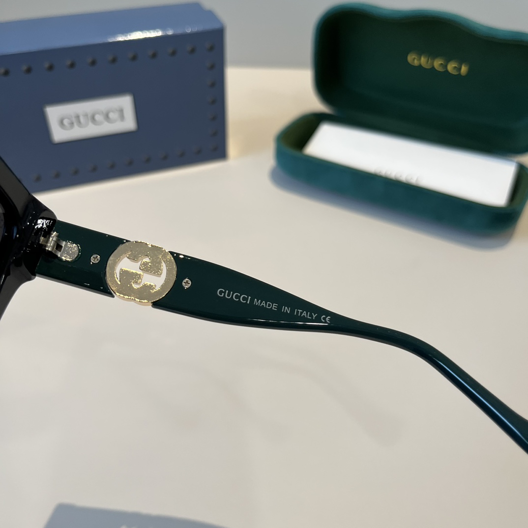 Gucci Round Frame Sunglasses