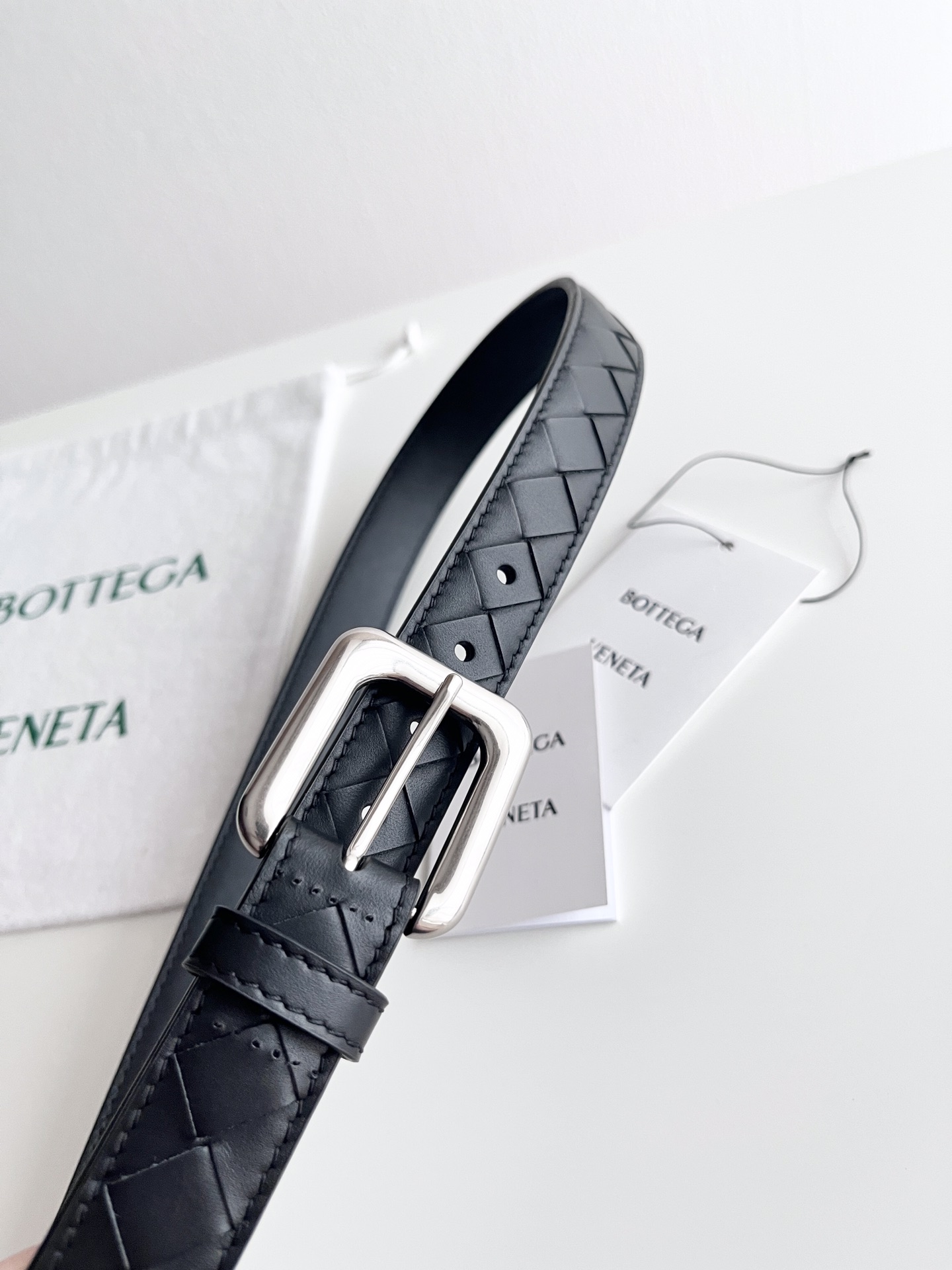 Bottega Veneta intreccio woven cowhide double-sided waistband with a width of 2.0cm
