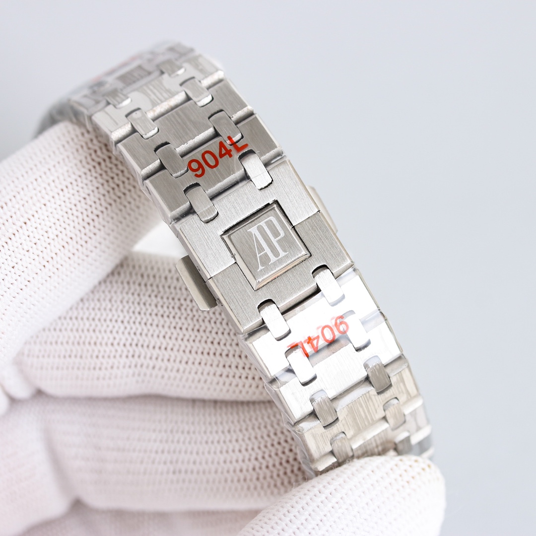 Audemars Piguet Royal Oak 67651SR.ZZ.1261SR.01