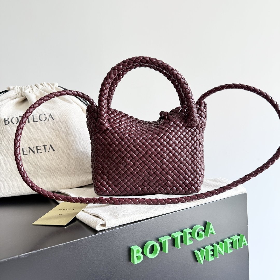 Bottega Veneta TOSCA woven handbag 776755