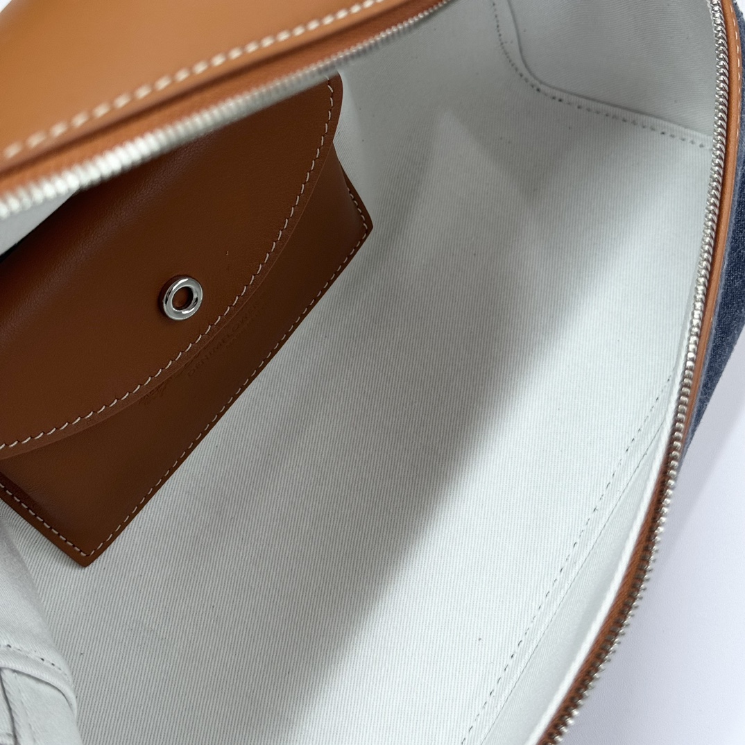 Loro Piana Extra Bag L27 Crossbody Bag FAO4759