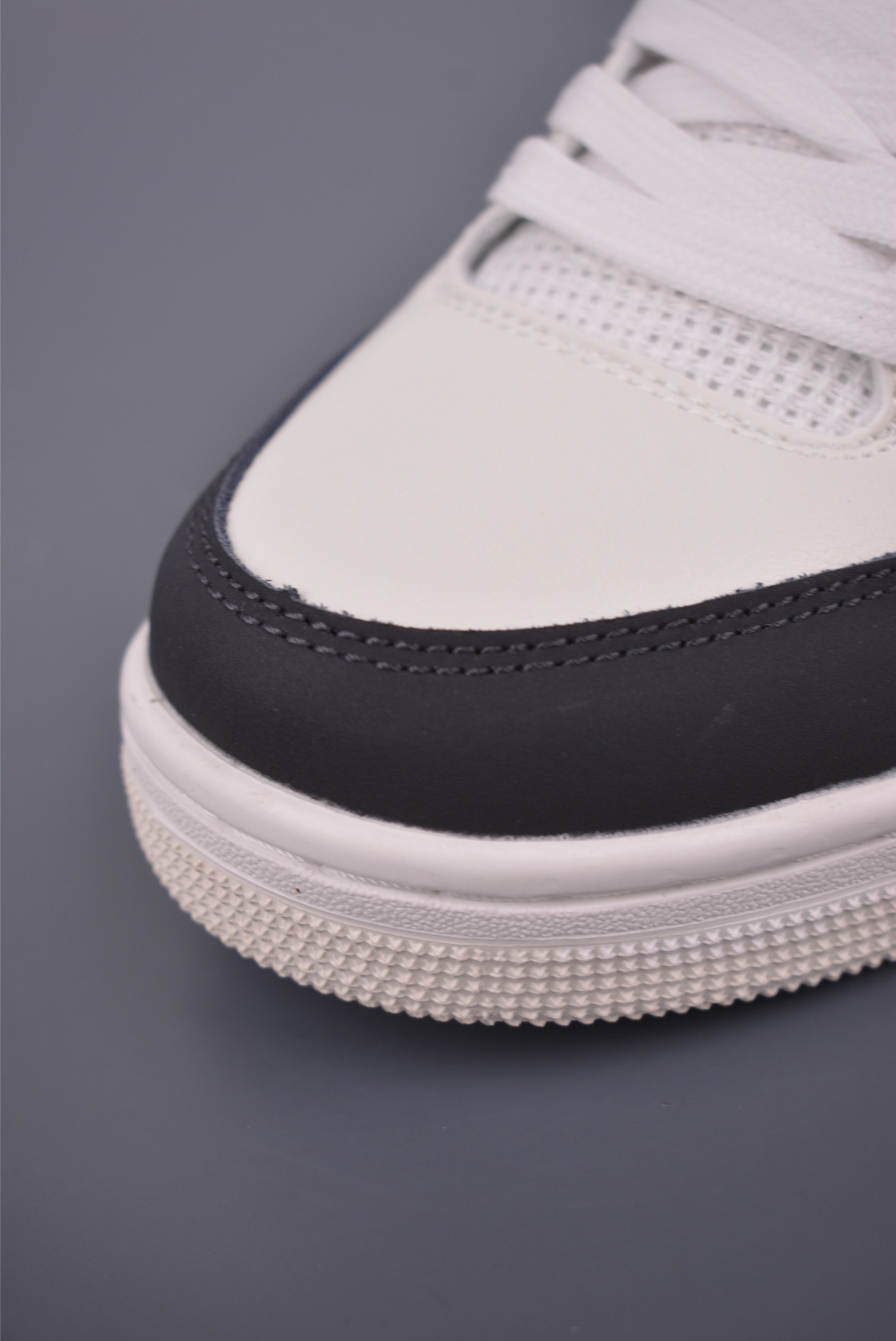 Jordan Flight Court “Croc Skin” HF7321-131