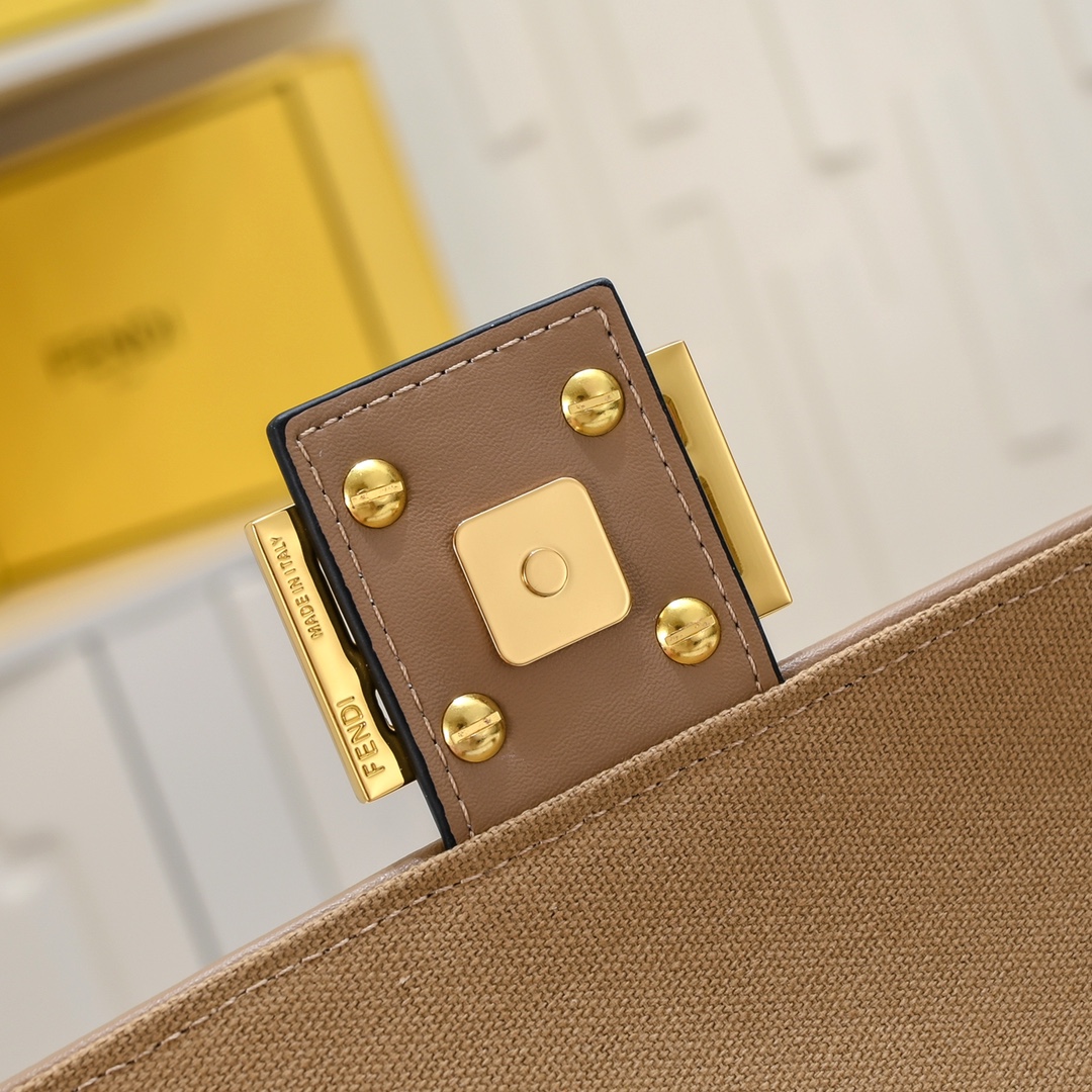 FENDI Baguette Shoulder Bag 1008