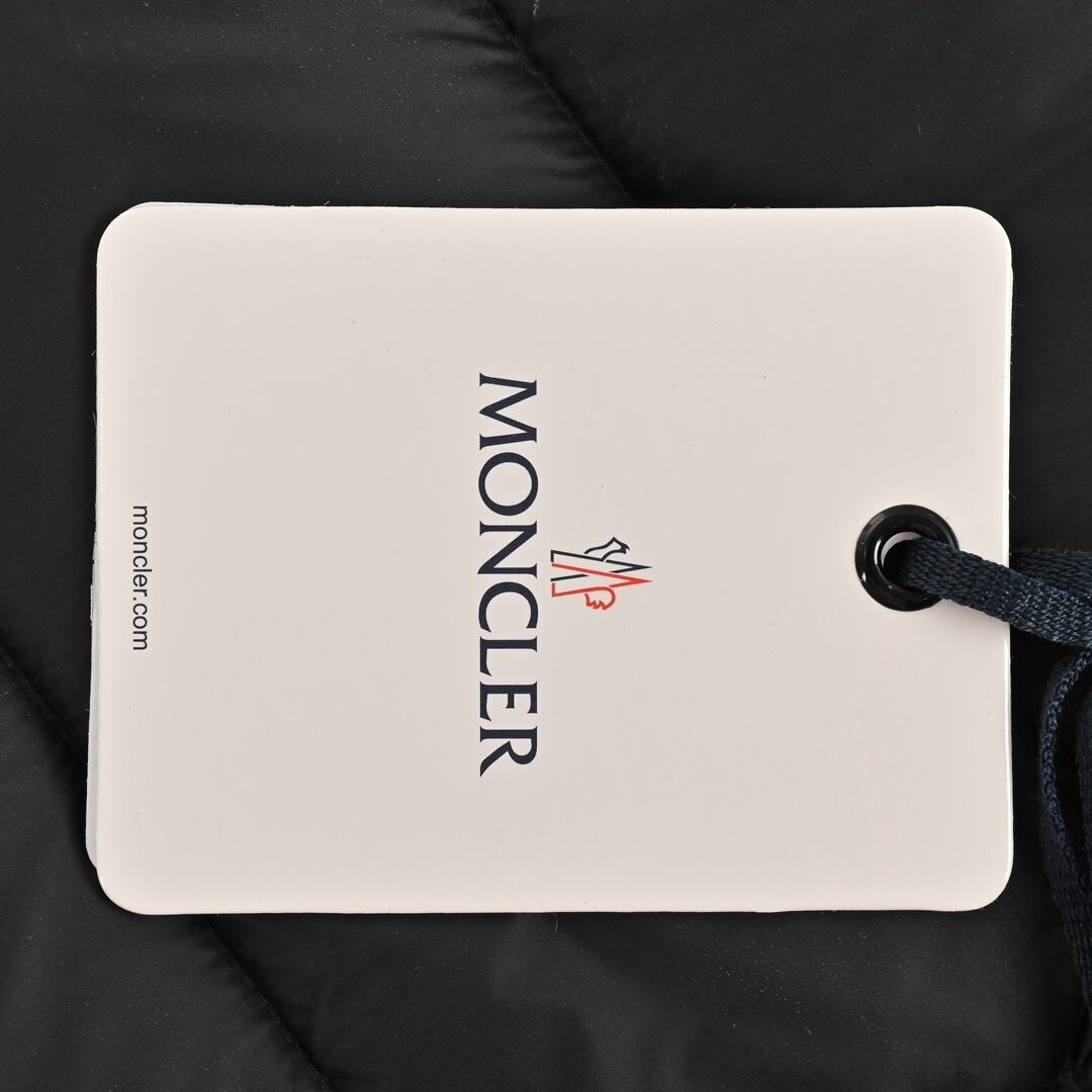 Moncler Vanoise down hooded vest
