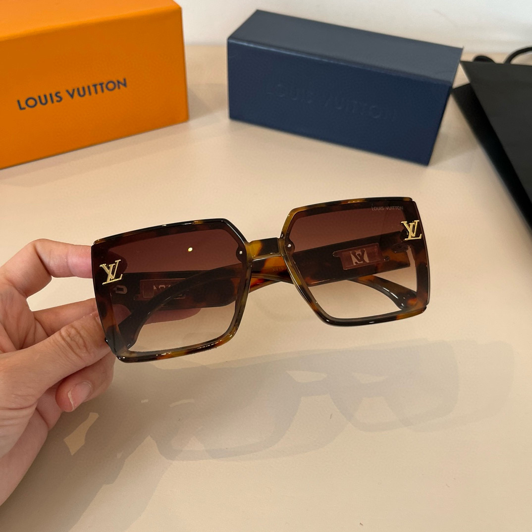 Louis Vuitton square-frame sunglasses