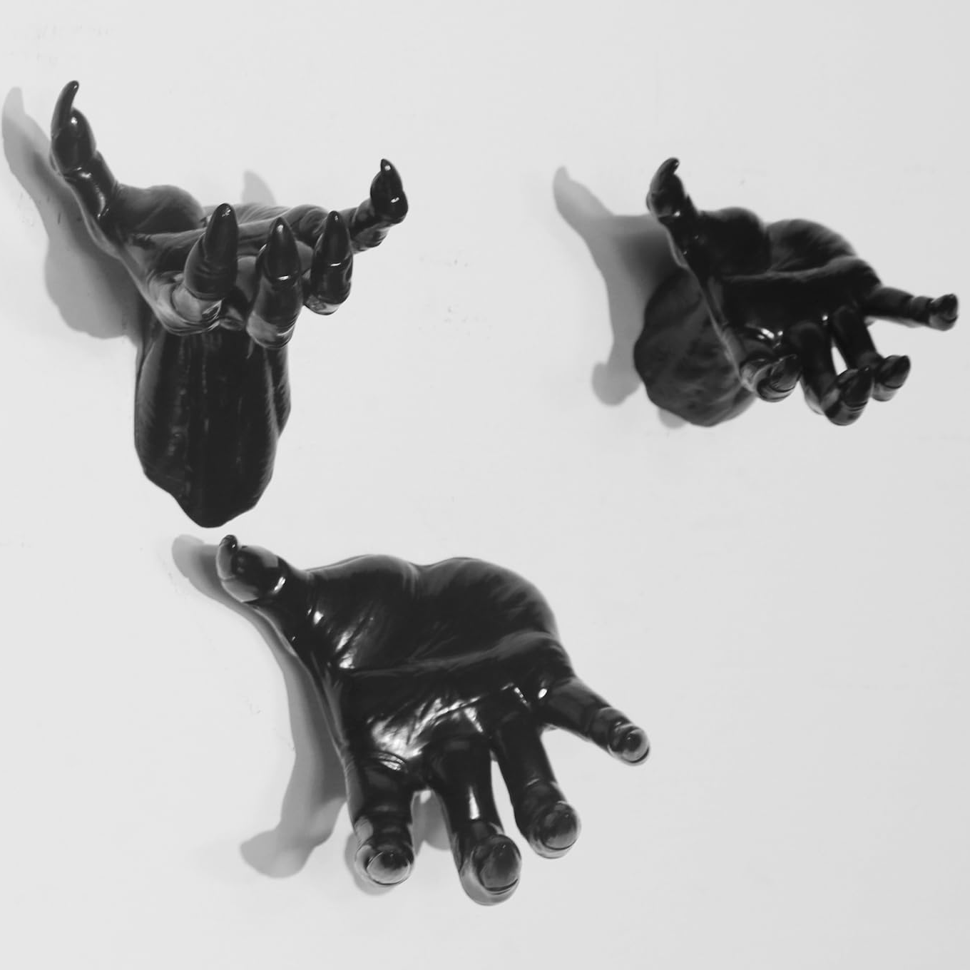 💥ON SALE💥3 Pack Wall-Mounted Creepy Reaching Hands Candle Holders🕸️🖤