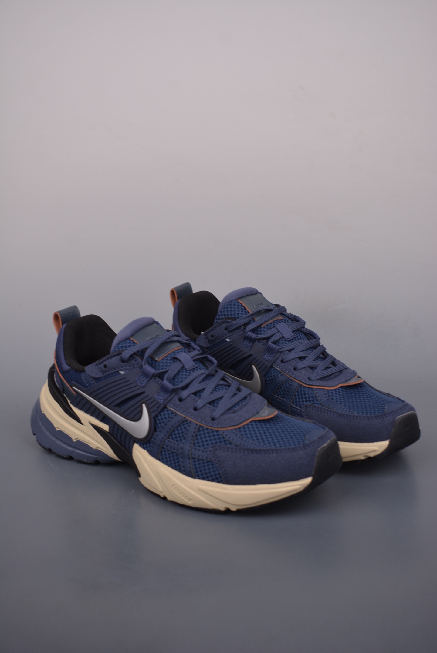 Nike V2K Runtekk 