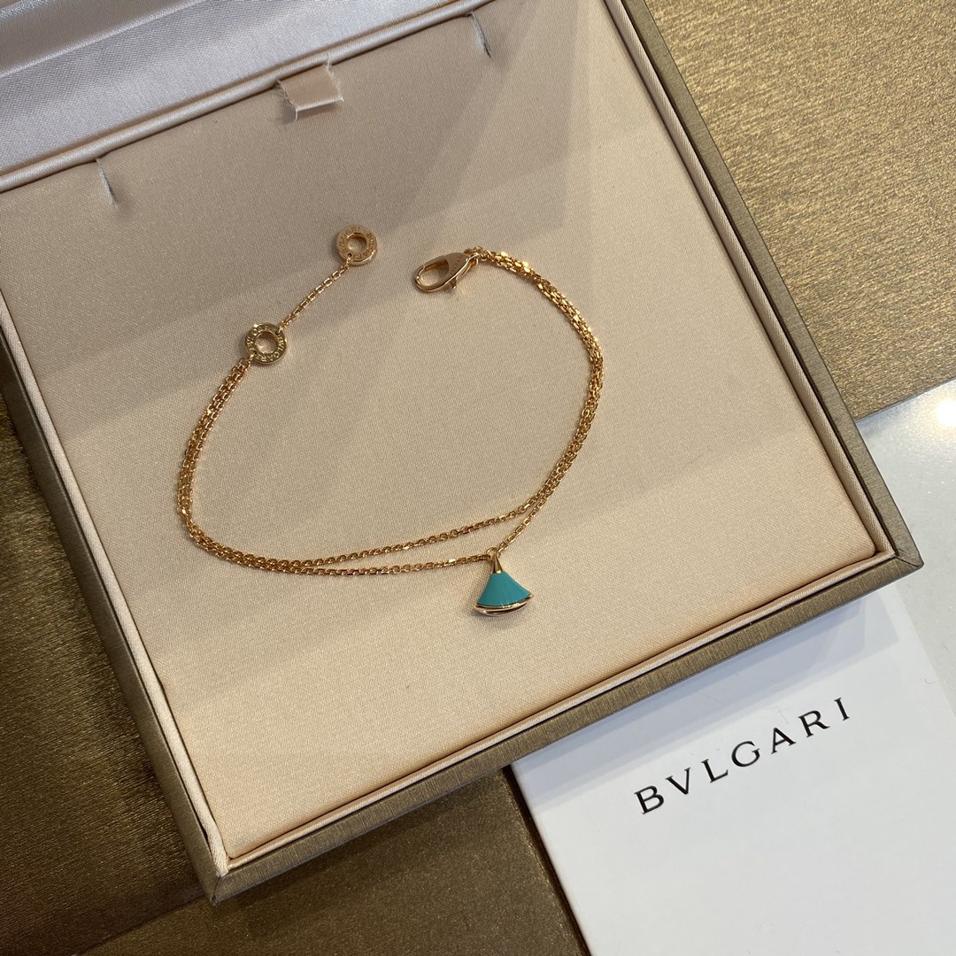 Bulgari natural turquoise fan-shaped necklace