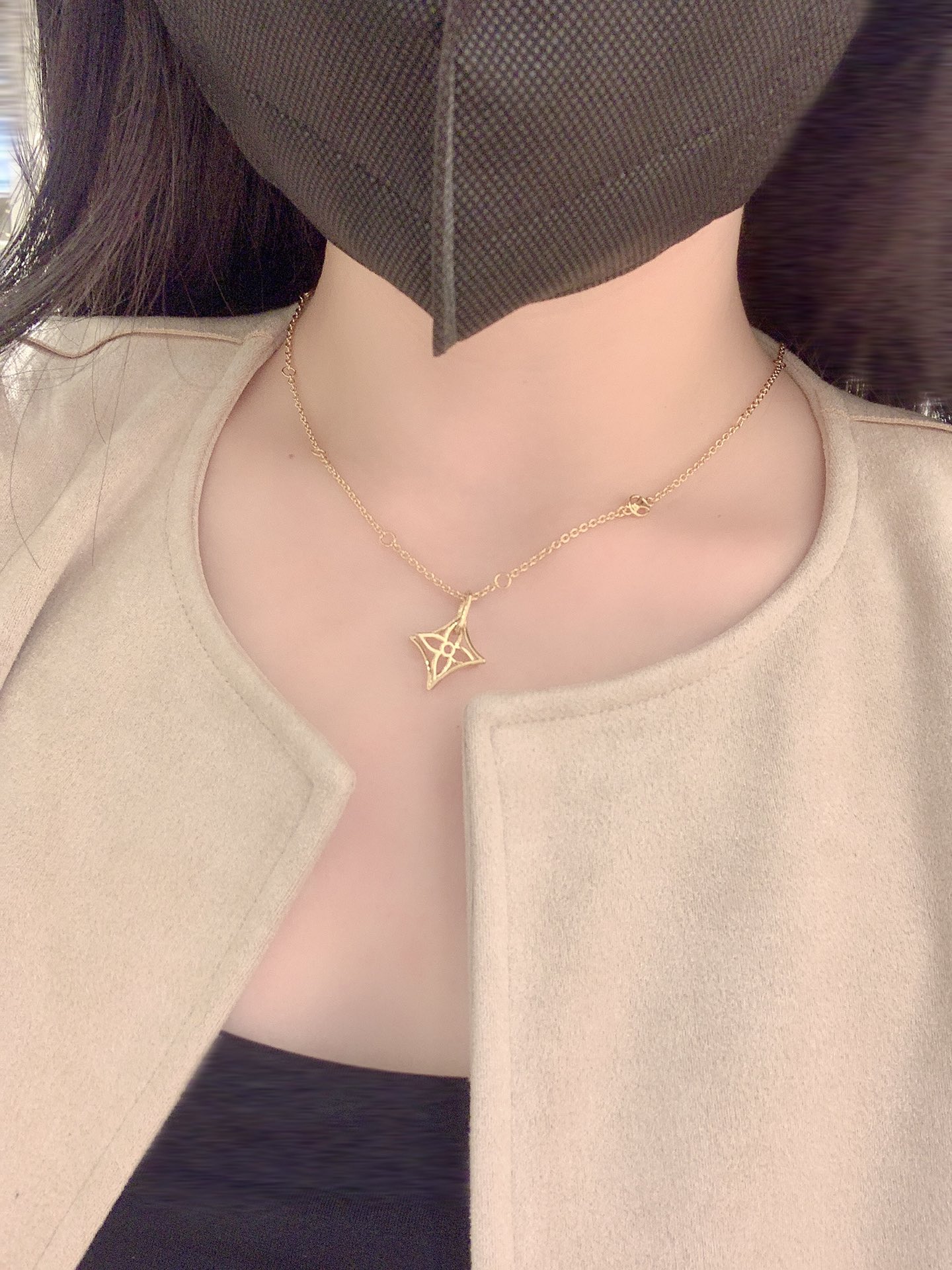Louis Vuitton hollow flower necklace