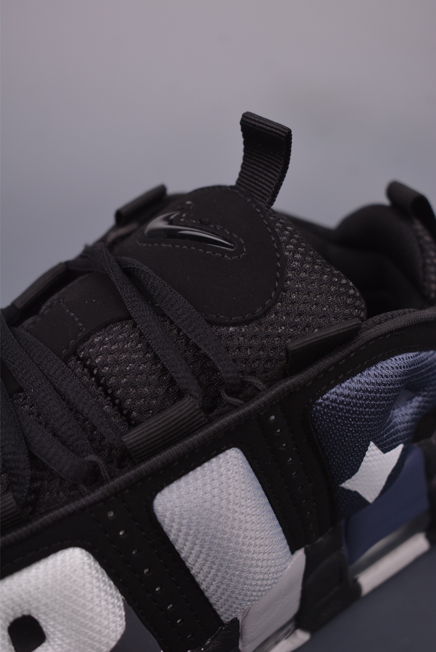 Nike Air More Uptempo Low 