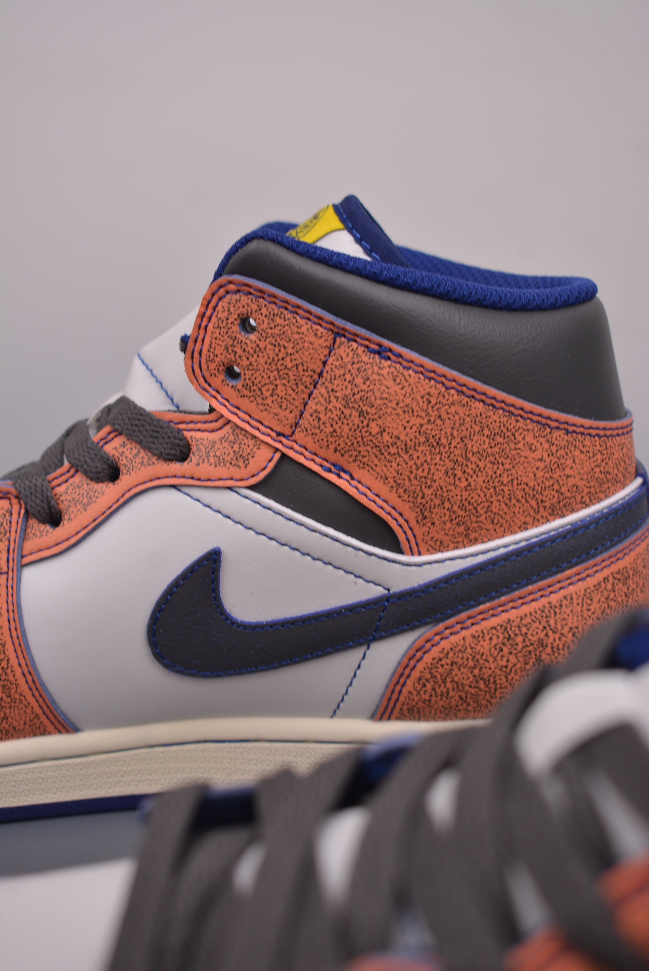 Air Jordan 1 Mid White Orange Toe FV3619-106