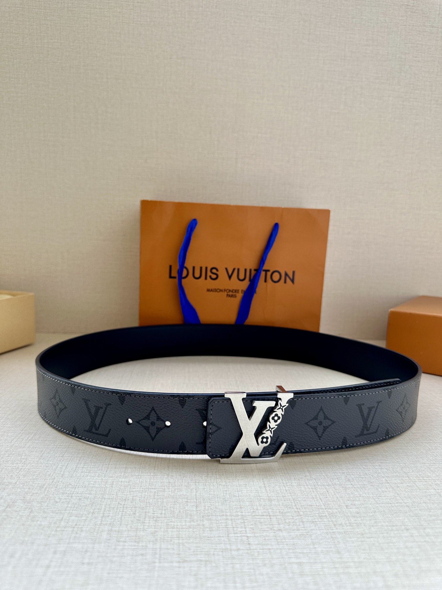 Louis Vuitton Monogram Print Men's Belt, 4CM Width
