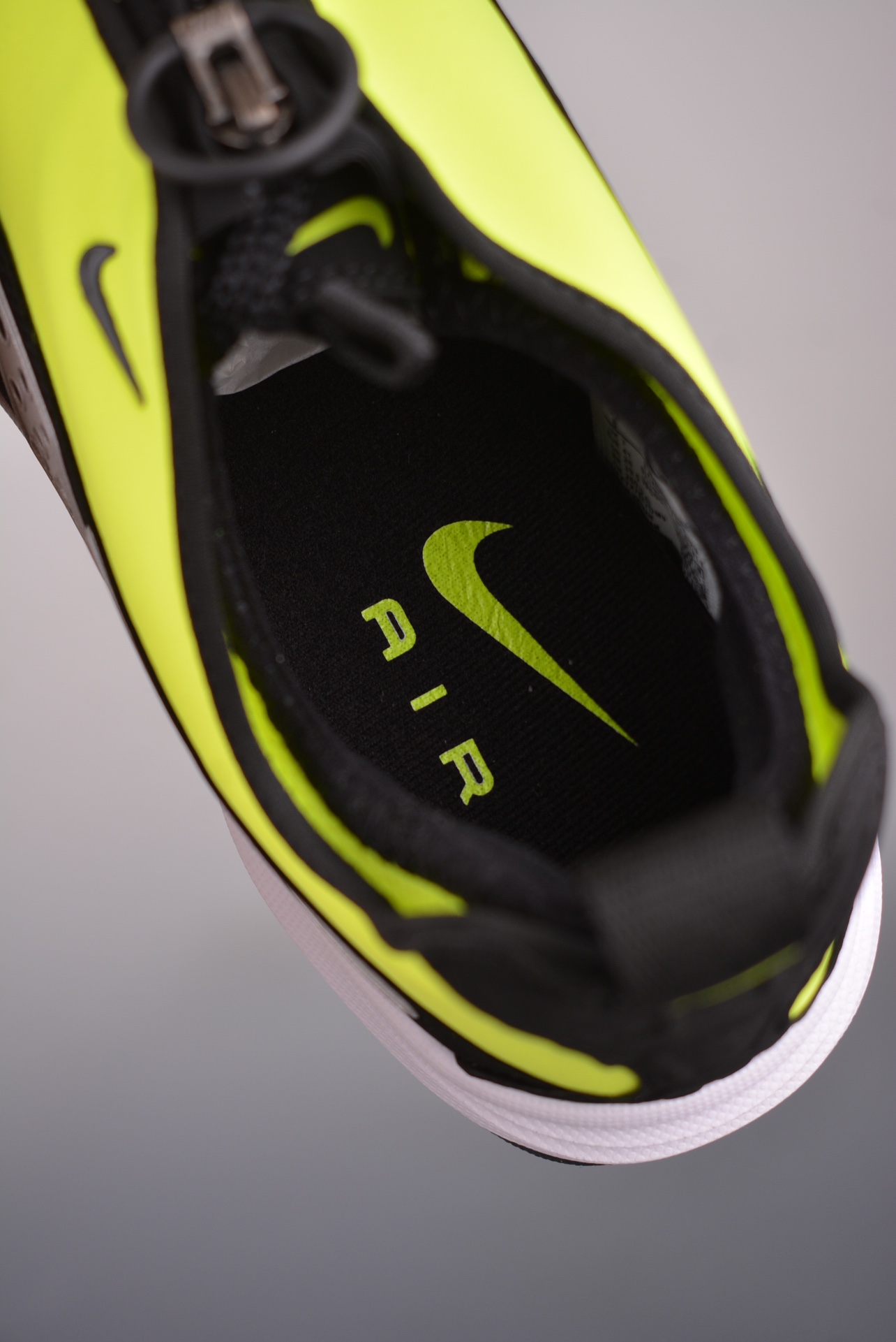 Nike Wmns Air Max SNDR Sunder Highlighter Green FZ2068-700