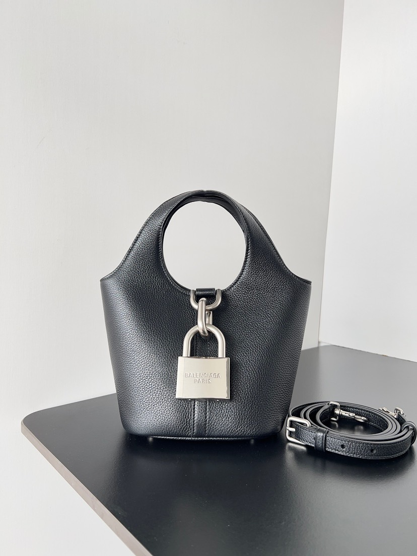 Balenciaga 2024 Early Spring Series Loer Hobo Bag