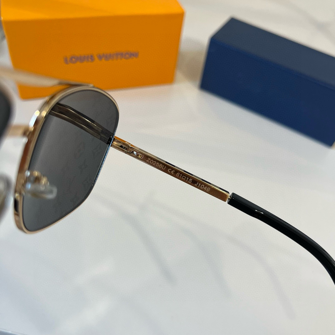 Louis Vuitton Round Frame Sunglasses