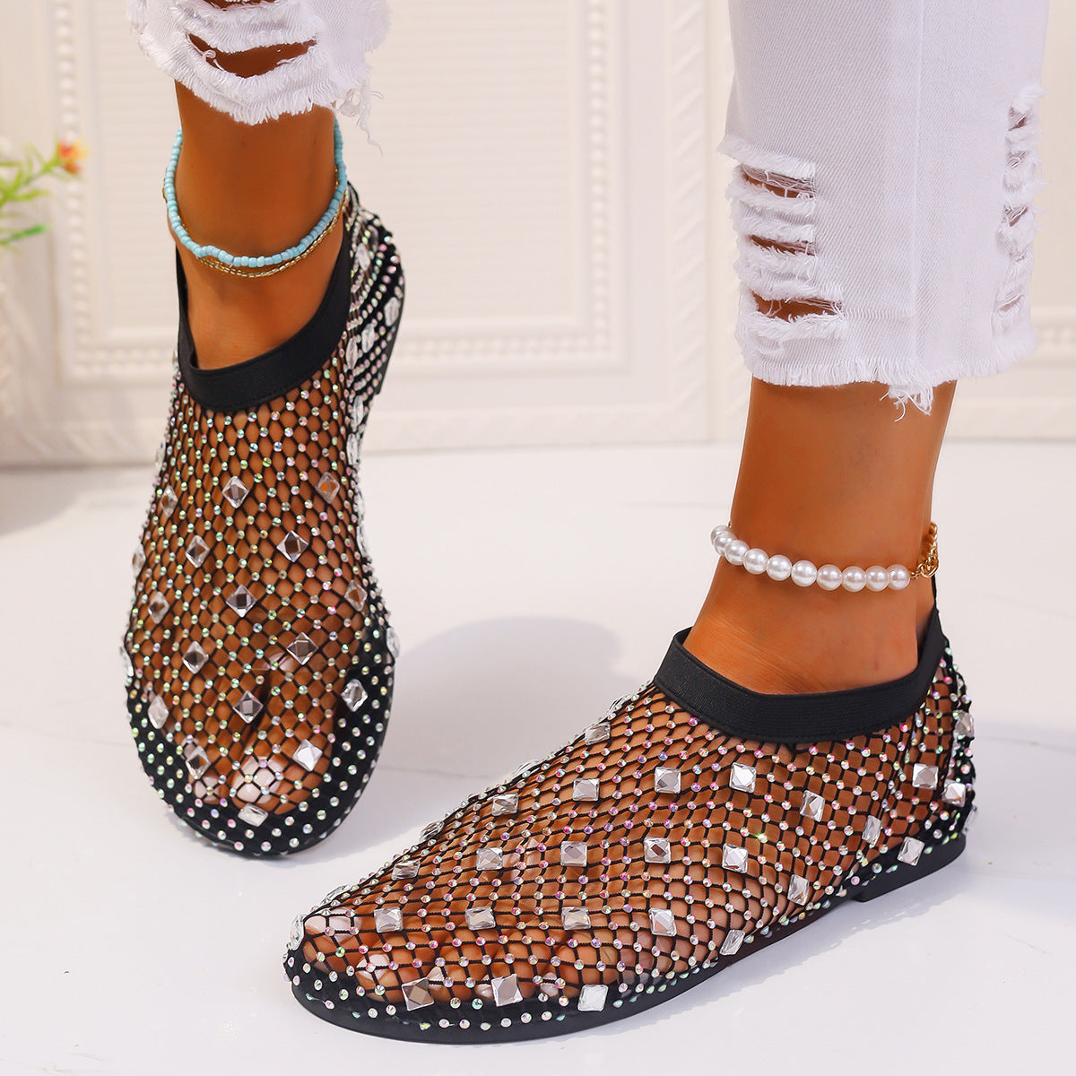 Round Toe Beach Shoes for Women: Fashionable Mesh Flat Sandals