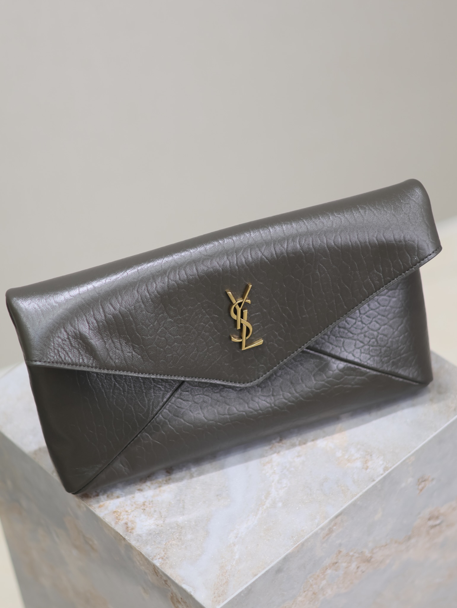 Yves Saint Laurent LE Envelope Clutch 769307